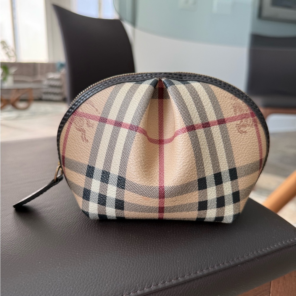 Burberry Makeup Pouch 💛💄🤎